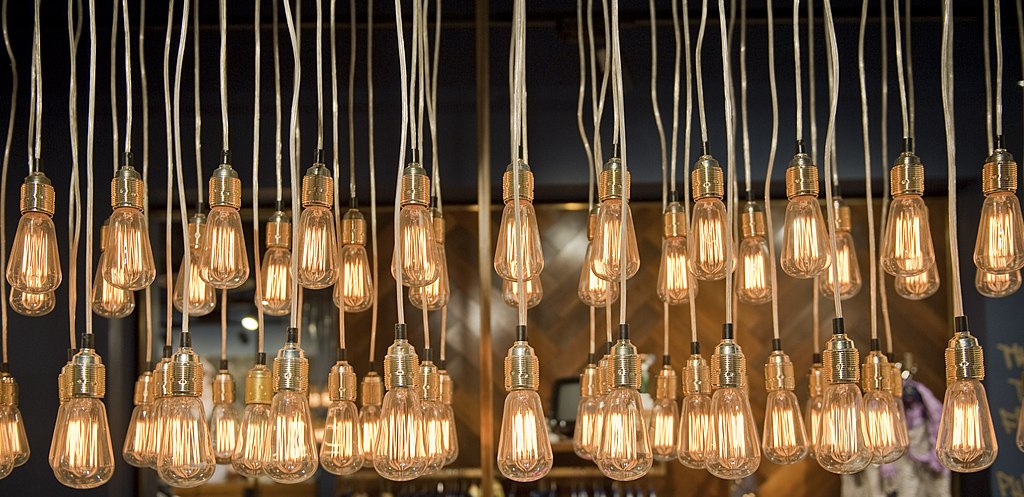 Where are light bulbs made - string of incandescent bulbs